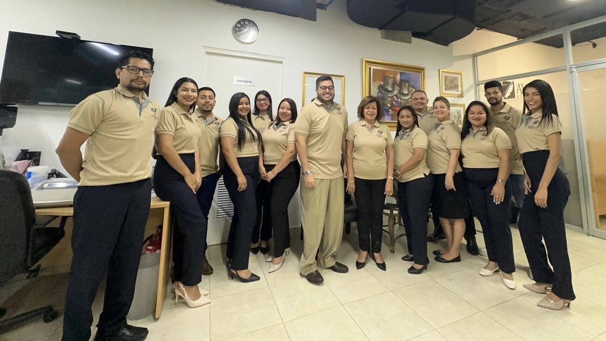 Equipo actual de la firma contable A. Vergara & Co. en Obarrio